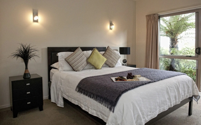 B&B @ the Redwoods