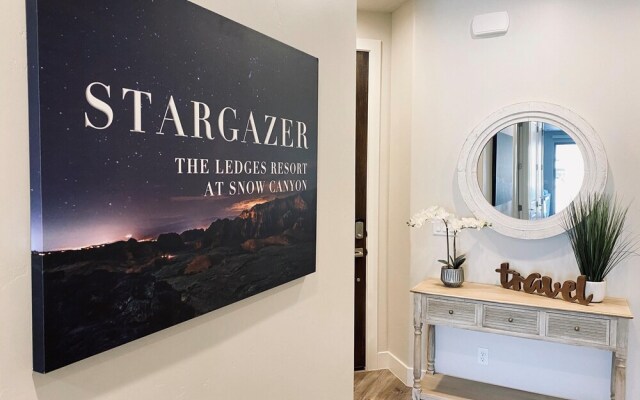 Stargazer Luxury Condo, Rooftop Views, Private Hot Tub