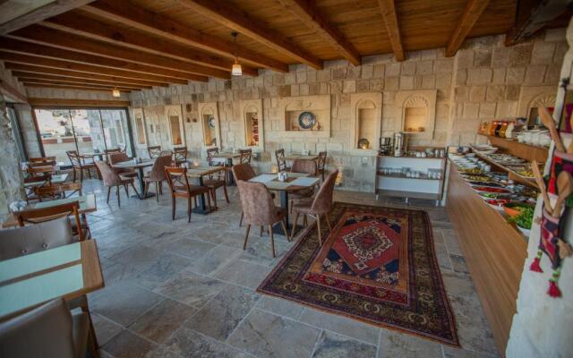 Zara Cave Hotel +10