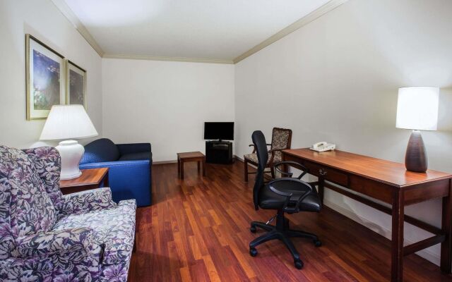 Days Inn by Wyndham Midland