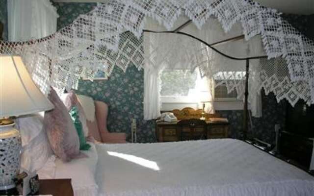 Tidewater Inn
