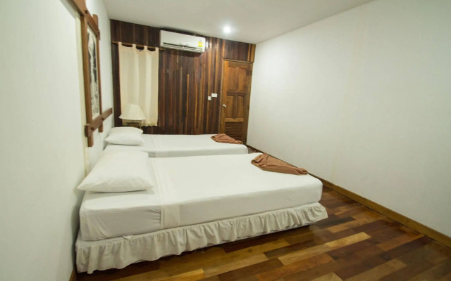 Tropical Garden Bungalow