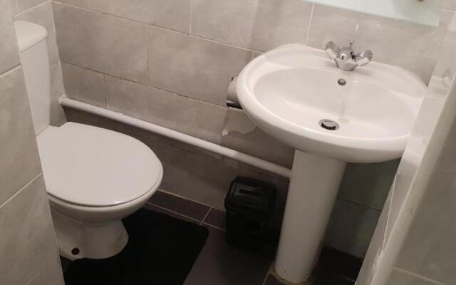 Private Basement Studio Flat with Modern Features