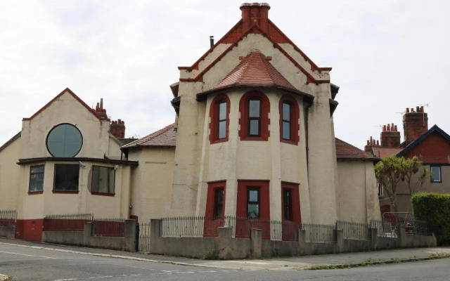 Victoria House