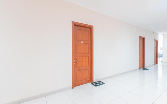 RedDoorz near Universitas Esa Unggul Bekasi Harapan Indah