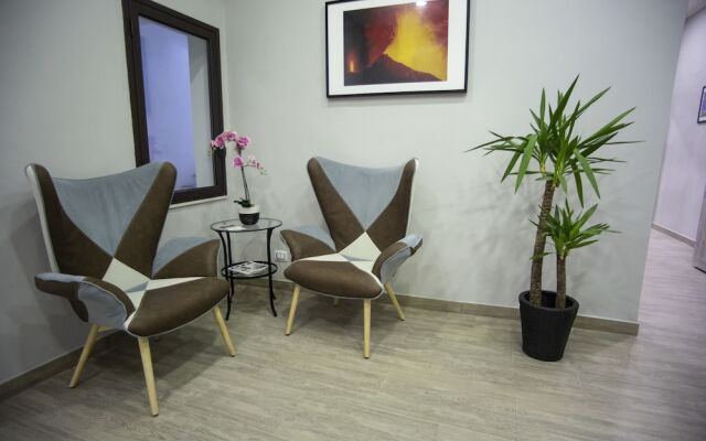 Re Carlo Rooms
