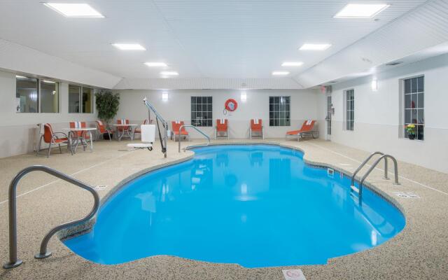 Holiday Inn Express Hotel & Suites Brattleboro by IHG