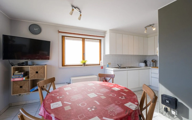 Apartment Overlooking the Green Surroundings