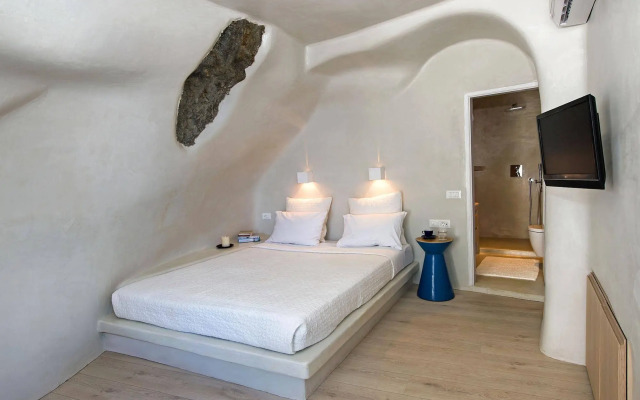Porto Fira Suites