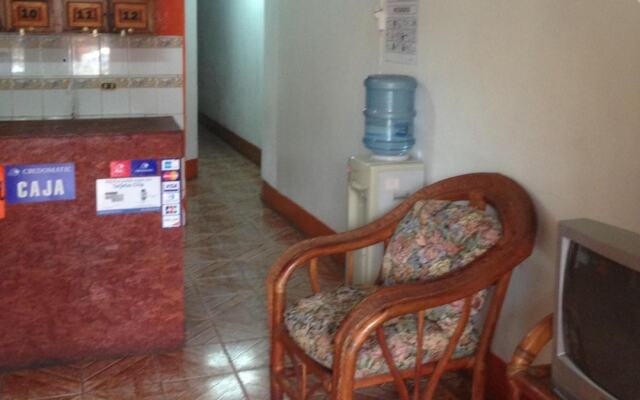 Hostal Brisas y Olas - Hostel