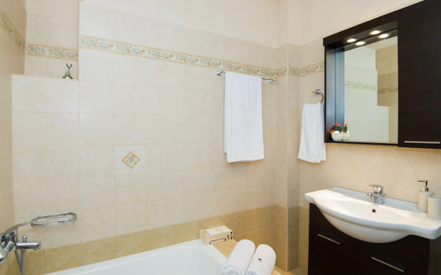Villa in Adelianos Kampos With Pool