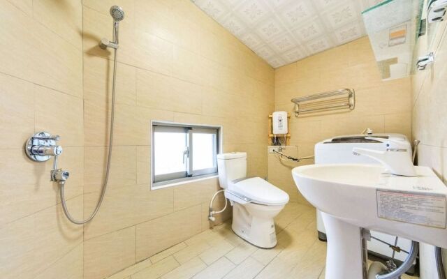 Red Crown Jacana B&B
