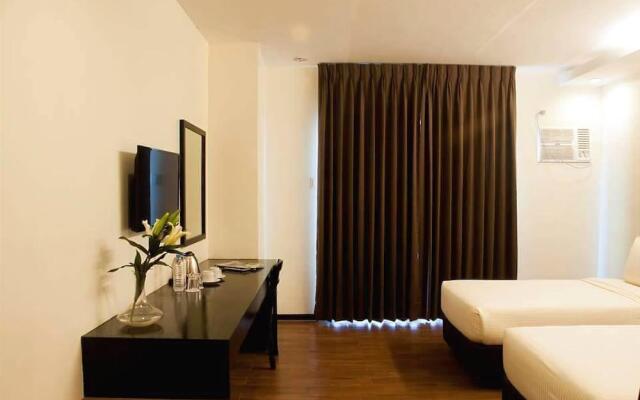 Piña Suites