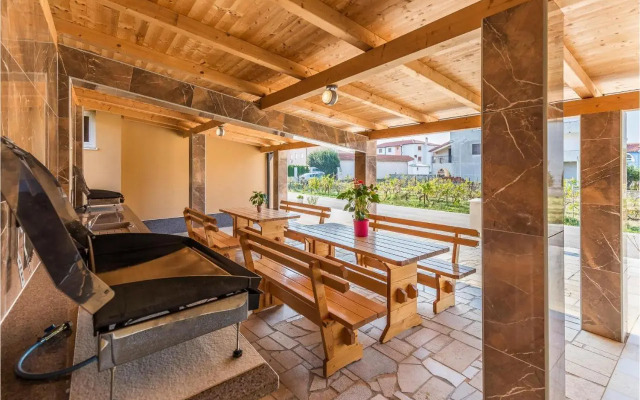 Three-Bedroom Apartment in Medulin