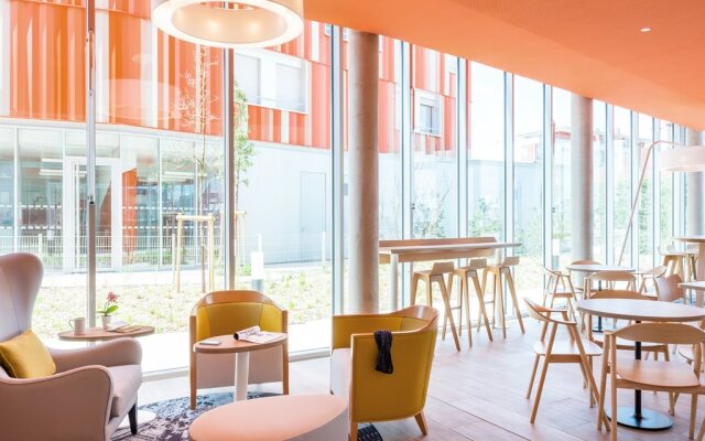 Aparthotel Adagio Access Paris Massy Gare TGV