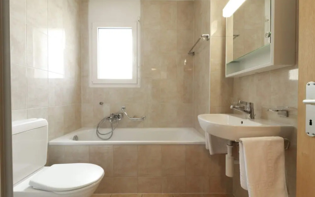 Nice and Recent Apartment Ideally Located in Martigny, Self Check-in