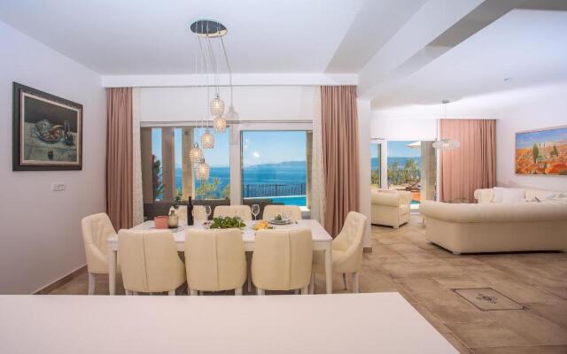 Villa Porto Mimice, 40sqm Heated Private Pool, 4 bedrooms, Sauna, Gym, Billiard