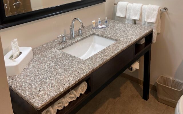 Cobblestone Hotel & Suites Connellsville