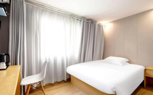 Shanghai Pujue Hotel