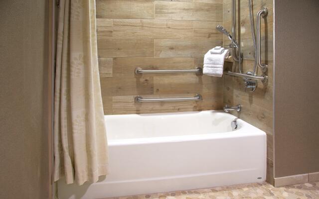 Hotel Indigo Traverse City by IHG