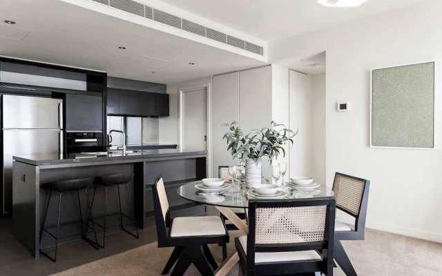 Harbour View 2BR Docklands Apt Near Marvel Stadium – Guest Rooms – Melbourne