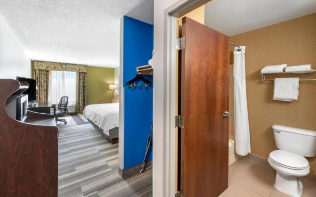 Holiday Inn Express Hotel & Suites Cincinnati-Blue Ash, an IHG Hotel