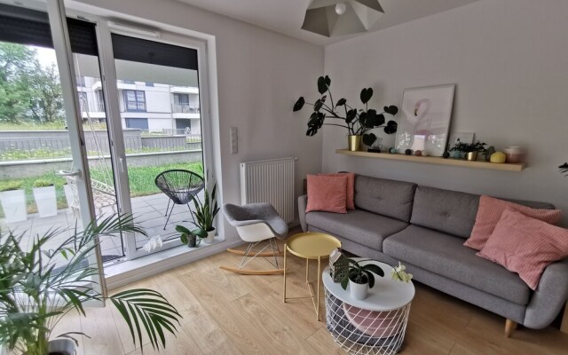 WS Lovely Garden&Parking Apartment