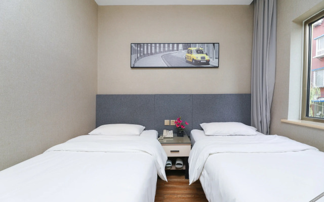 Super 8 by Wyndham Beijing Nan Yuan He Yi Di Tie Zhan