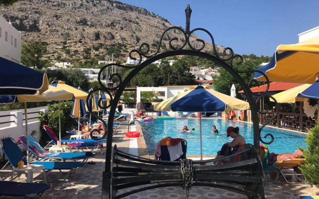 Chrysanthi Studios & Apartments