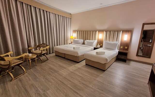 Vista Square Hotel