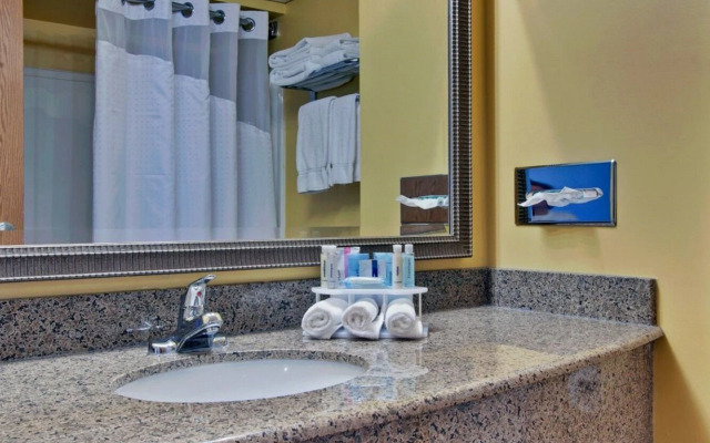 Holiday Inn Express Dryden