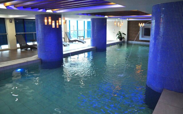 Hotel DreamWorld North EDSA