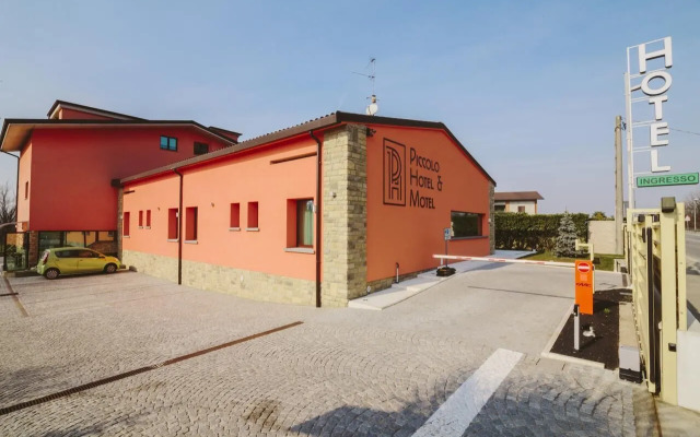 Piccolo Hotel