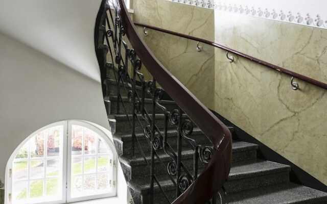 Grand luminous 150m2 2BR aptmnt in Eira