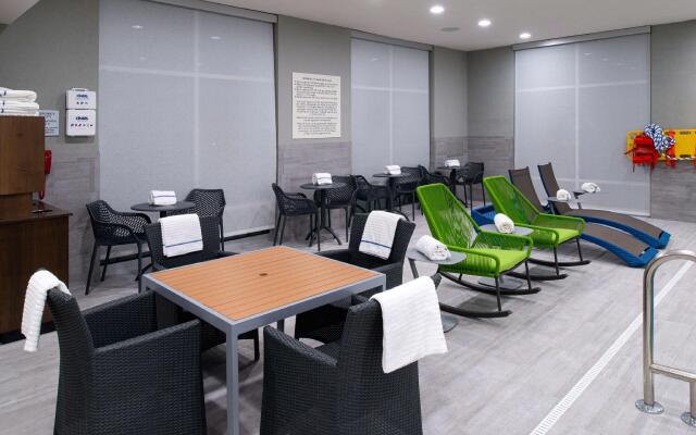 Hampton Inn & Suites Adrian