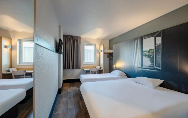 B&B HOTEL Poitiers (1)