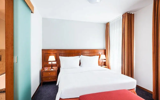Main Plaza Suite Tower