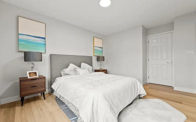 Vancouver Lake City Way Guesthouse
