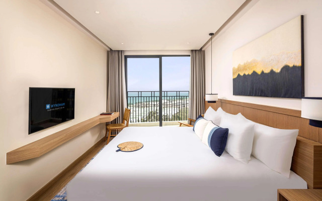 Wyndham Hoi An Royal Beachfront Resort & Villas