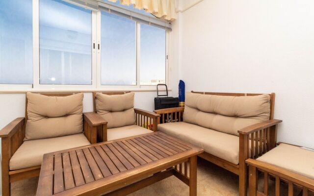 Penthouse with Sea Views & Lovely Garden