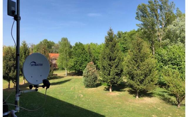 ÉVA apartman, Helikon-liget