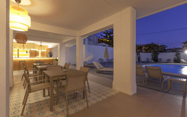 Carcavelos Beach Hotel