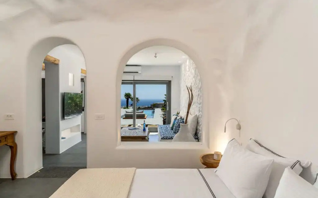 Numa Santorini