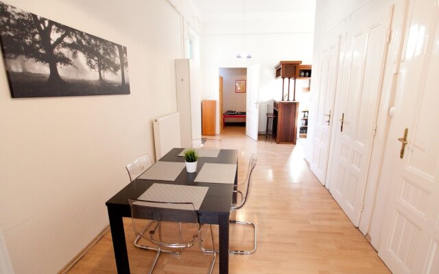 Budapest Easy Flat - Wesselenyi Apartment