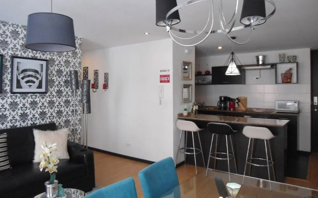 PLAZA FOCH Area - APARTMENTS with Balcony