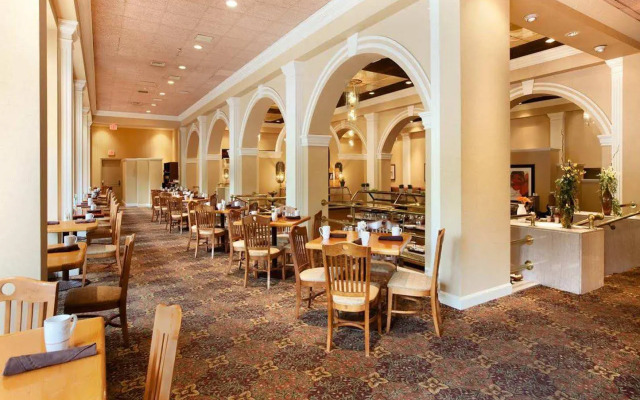 Baymont by Wyndham St. Charles