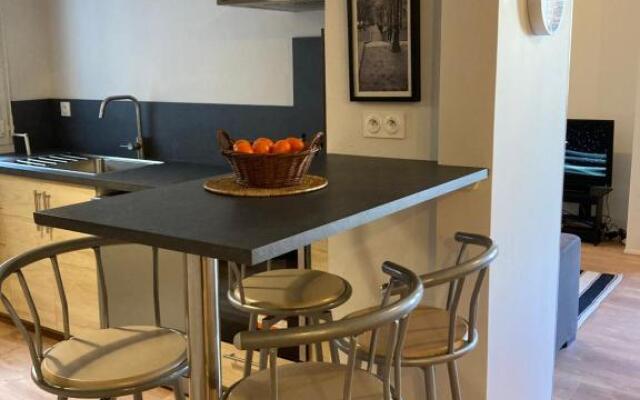 Superbe appart 80 m2 avec balcon & parking