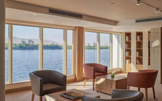 Mövenpick MS Royal Lotus