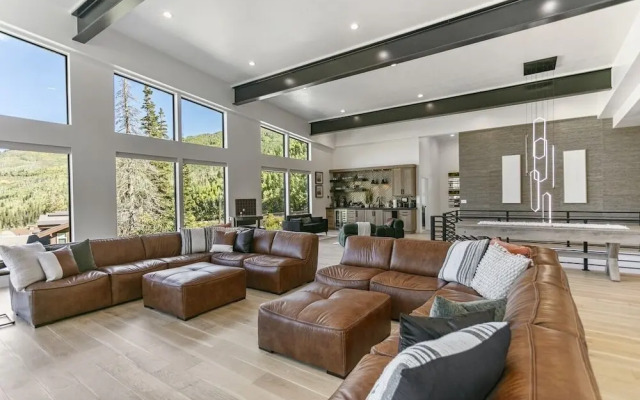 9005A - Luxury Four Bedroom 4 Home