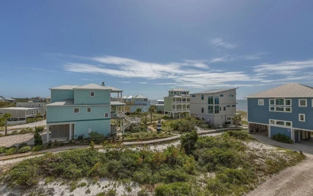 Beach Hop Apartment 4 Bedroom